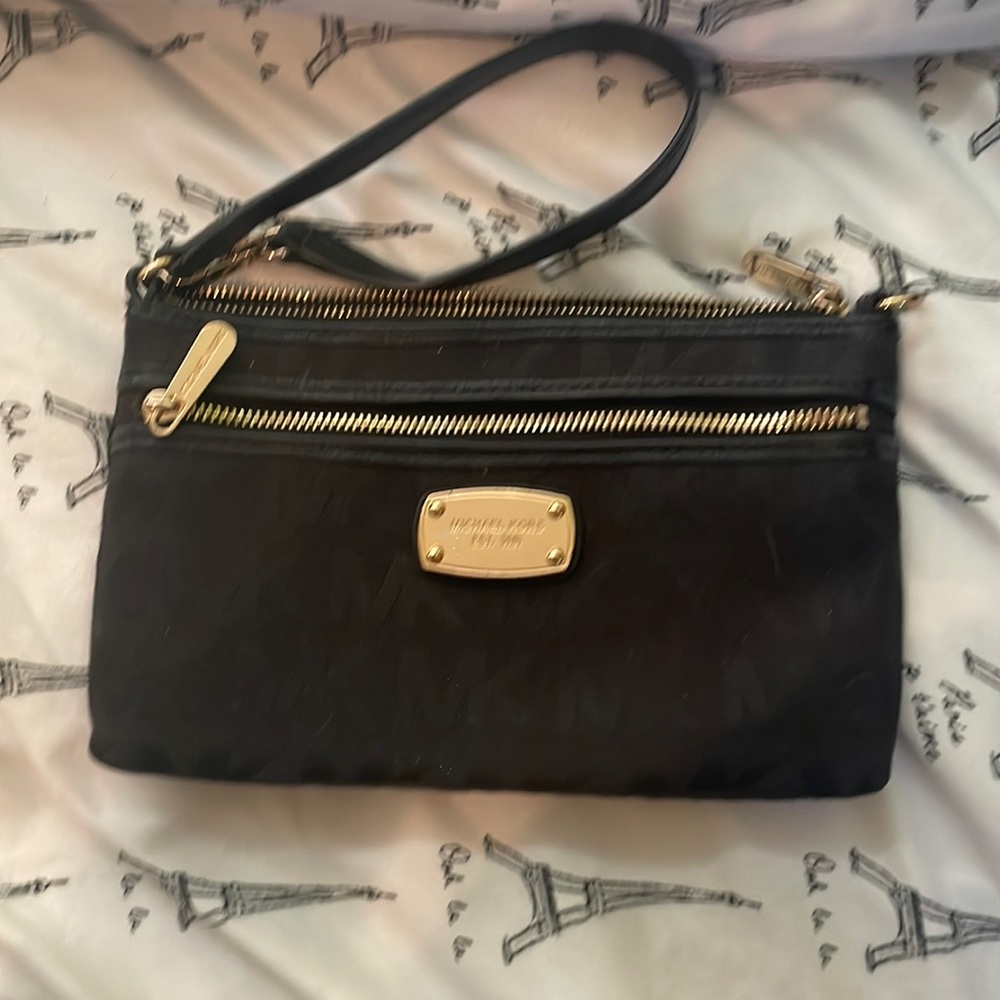Michael Kors Wristlet 🖤